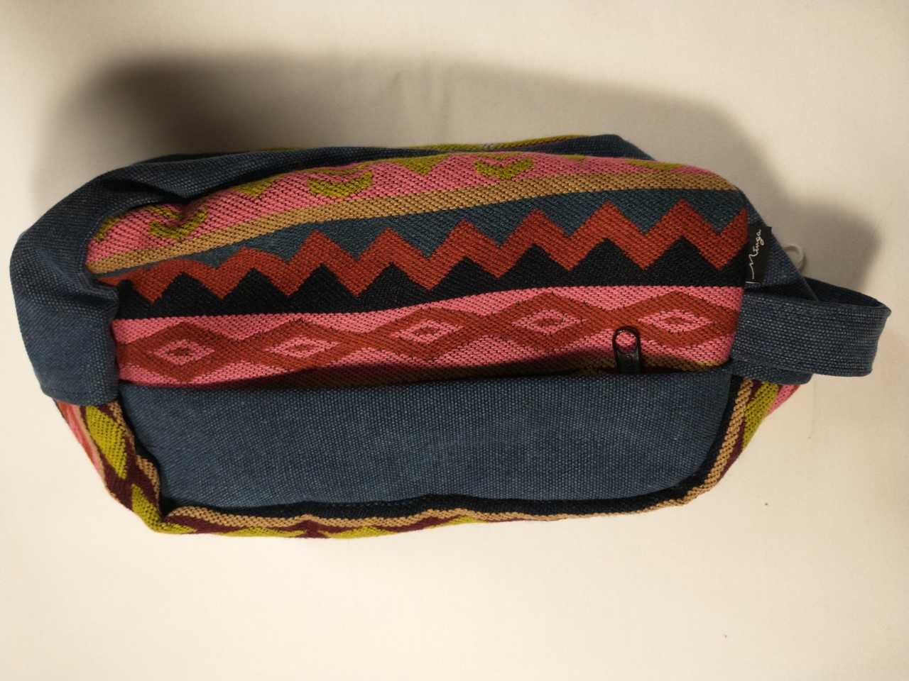 Travel Bag blue and pink with wavy design